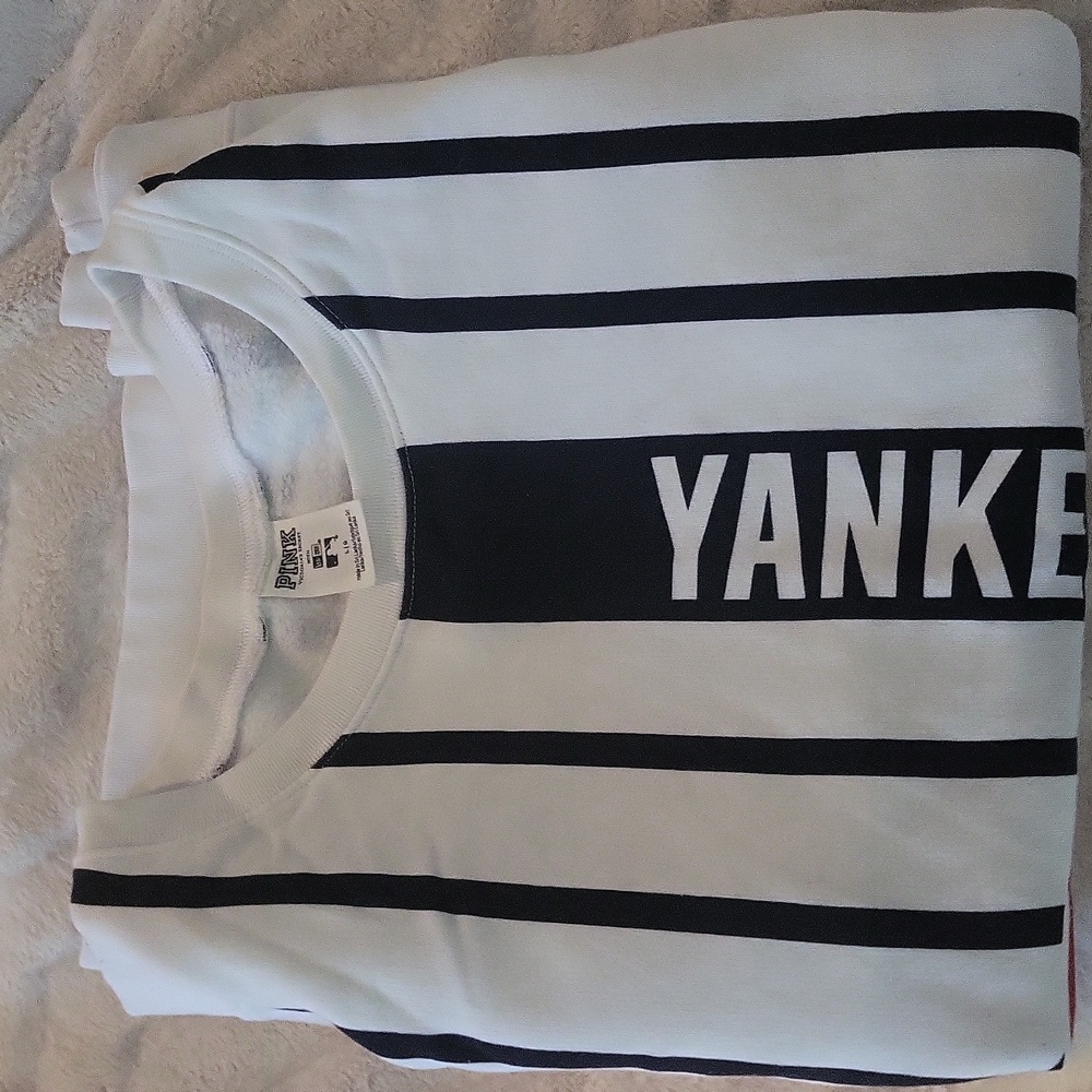 VINTAGE⚾️ Victoria's Secret PINK Official New York Yankees Oversized Sweatshirt - Picture 3 of 9